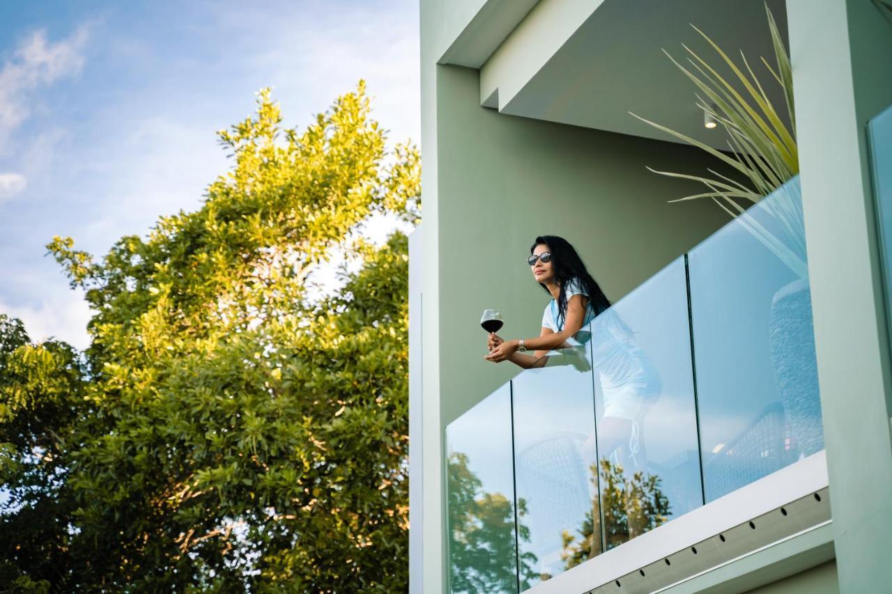 Aqua Boutique Hotel Glacis  ภายนอก รูปภาพ